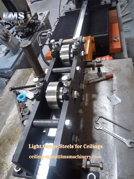 38x12mm carrying channel roll forming machine straightening device